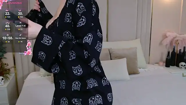 JessiJull online show from November 2025 05:18:01 PM