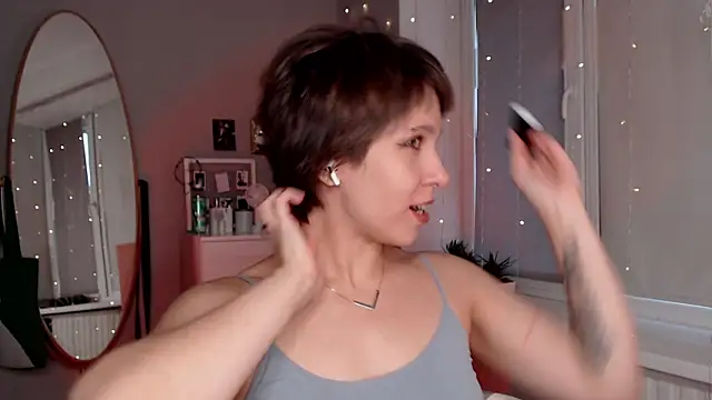 YourHotExSAndra online show from October 2025 01:32:01 PM