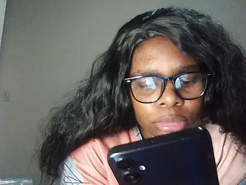 Hot Yolanda online show from October 2025 07:58:01 PM