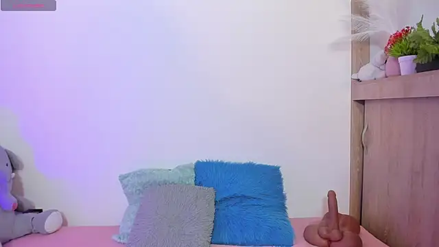 TianaGlow44 online show from May 2026 11:40:01 AM