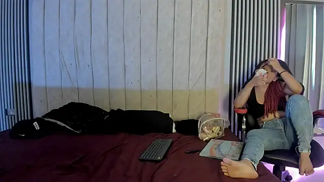 Snapshot of dante_and_kiara chatting on December 2025 08:52:01 PM dante and kiara online show from December 2025 08:52:01 PM