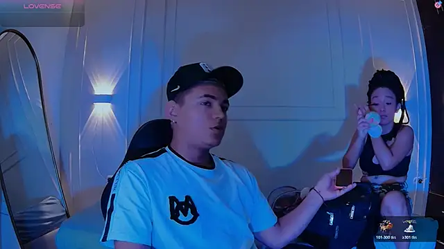 Snapshot of dante_and_kiara chatting on December 2025 09:09:02 PM dante and kiara online show from December 2025 09:09:02 PM