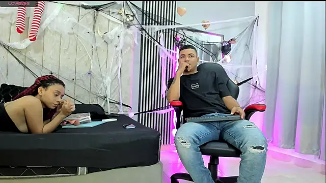 Snapshot of dante_and_kiara chatting on October 2025 08:41:02 PM dante and kiara online show from October 2025 08:41:02 PM