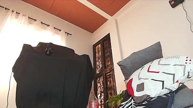 s-sweett online show from October 2025 03:11:01 PM