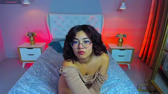 sunny maya  online show from November 2025 08:41:01 PM