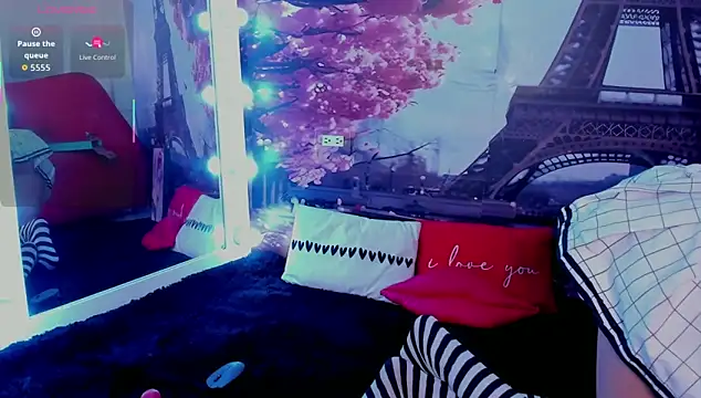 little ellie 1 online show from November 2025 07:50:02 PM