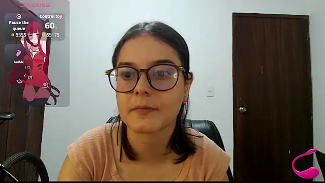 CarlaLorez online show from October 2025 03:01:01 PM