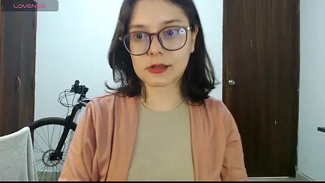 CarlaLorez online show from October 2025 01:04:02 AM