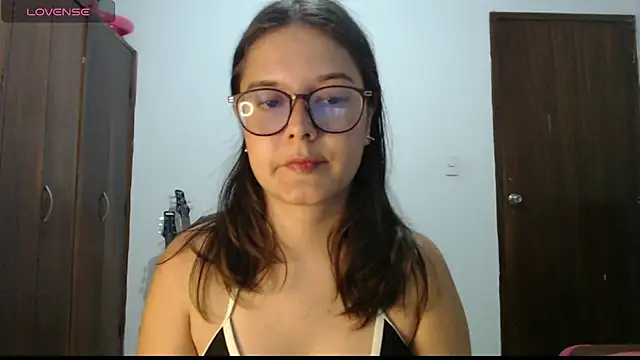 CarlaLorez online show from May 2026 02:37:02 AM