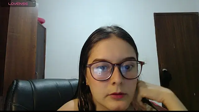 Snapshot of CarlaLorez chatting on June 2026 09:49:02 PM CarlaLorez online show from June 2026 09:49:02 PM