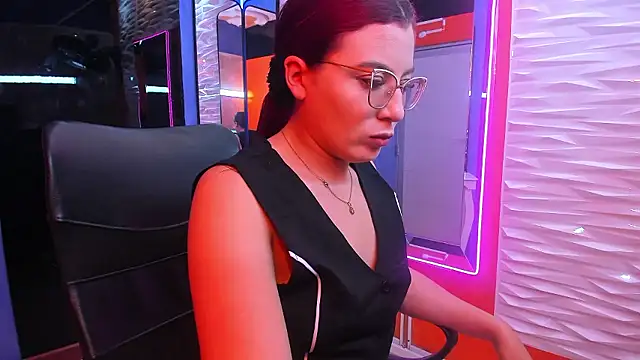 Snapshot of allison_mc chatting on January 2026 04:05:02 AM allison mc online show from January 2026 04:05:02 AM