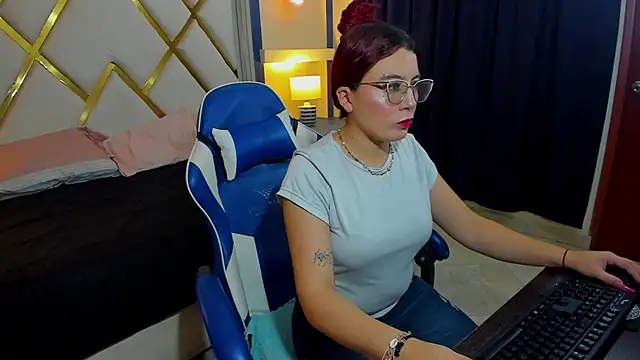 Snapshot of allison_mc chatting on July 2026 12:13:01 PM allison mc online show from July 2026 12:13:01 PM