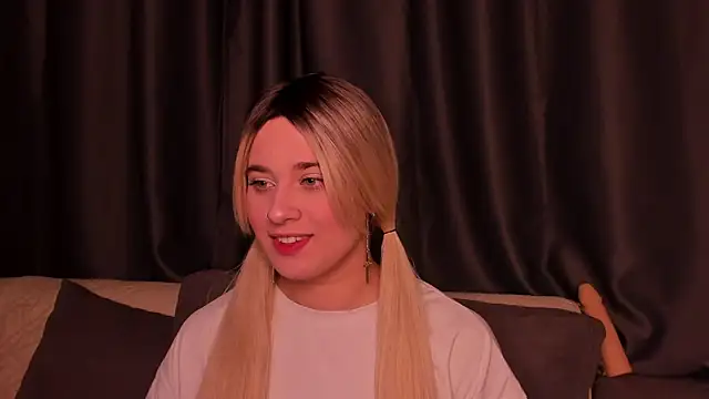 ShyBunny1 online show from October 2025 06:38:02 PM