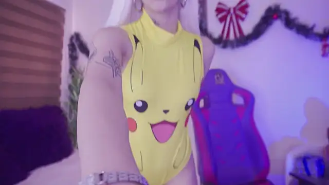 Giia Moretti  online show from December 2025 07:24:01 PM