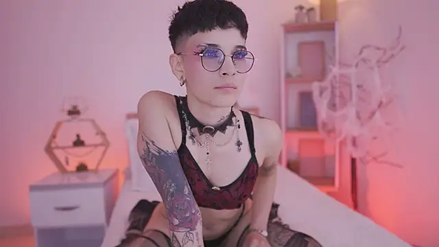 Giia Moretti  online show from November 2025 08:23:02 PM