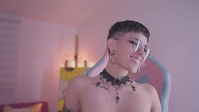 Giia Moretti  online show from November 2025 01:59:02 AM