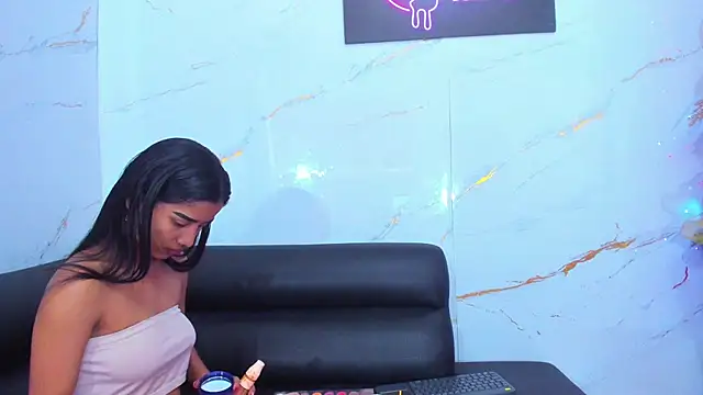 Little nicoll online show from December 2025 10:34:02 PM