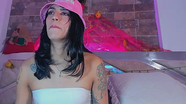 tahhlia rouge online show from November 2025 05:57:01 PM