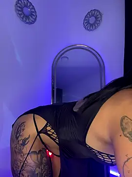 Snapshot of LunaAdamsx chatting on November 2025 10:40:01 AM LunaAdamsx online show from November 2025 10:40:01 AM