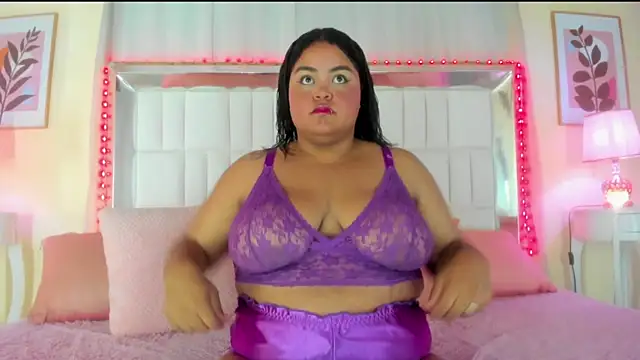 LunaaBlaze online show from November 2025 07:03:01 PM