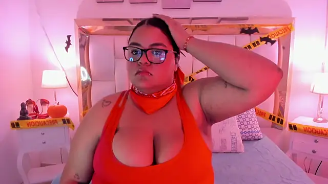 LunaaBlaze online show from October 2025 12:37:01 PM