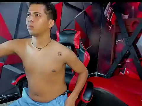 Raphael LatinBoy online show from October 2025 05:07:01 AM