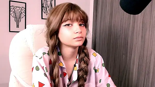 EmuOtori online show from October 2025 11:29:02 AM