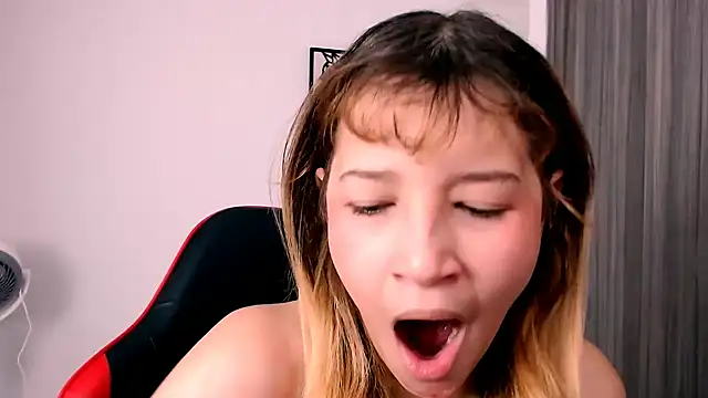 EmuOtori online show from January 2026 12:12:01 PM