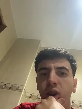 Snapshot of suarezz_ chatting on October 2025 06:52:02 PM suarezz  online show from October 2025 06:52:02 PM