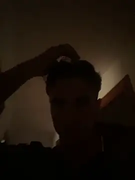 Snapshot of suarezz_ chatting on October 2025 03:42:01 PM suarezz  online show from October 2025 03:42:01 PM