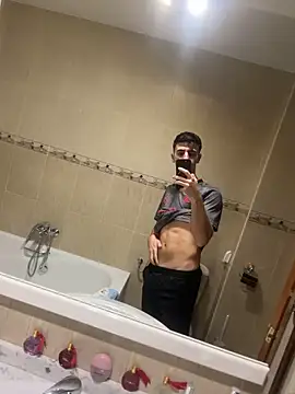 Snapshot of suarezz_ chatting on October 2025 05:56:02 PM suarezz  online show from October 2025 05:56:02 PM