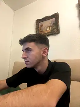 Snapshot of suarezz_ chatting on October 2025 05:57:02 PM suarezz  online show from October 2025 05:57:02 PM