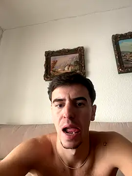 Snapshot of suarezz_ chatting on October 2025 02:40:01 PM suarezz  online show from October 2025 02:40:01 PM