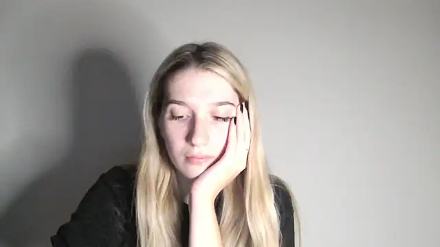 Snapshot of Lucyreeel_ chatting on October 2025 04:08:02 PM Lucyreeel online show from October 2025 04:08:02 PM