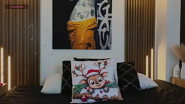 Snapshot of Kitty_Bombon chatting on December 2025 07:46:02 PM Kitty Bombon online show from December 2025 07:46:02 PM