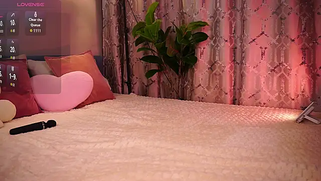 LureOfEva online show from November 2025 02:09:01 PM