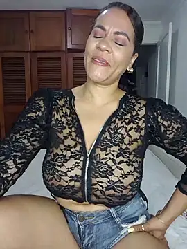 Snapshot of karla-bruni chatting on November 2025 10:08:01 AM karla-bruni online show from November 2025 10:08:01 AM