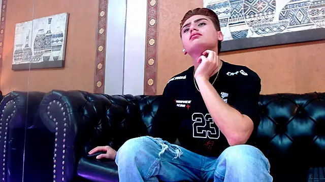 Snapshot of Alex_Millerss chatting on October 2025 09:27:01 PM Alex Millerss online show from October 2025 09:27:01 PM