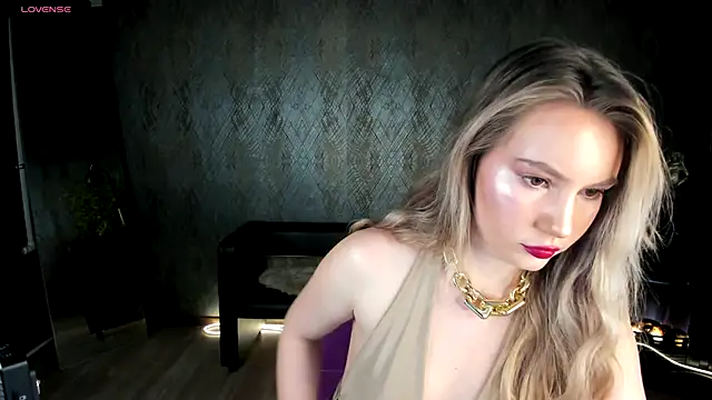  BellaClark online show from November 2025 08:24:02 PM