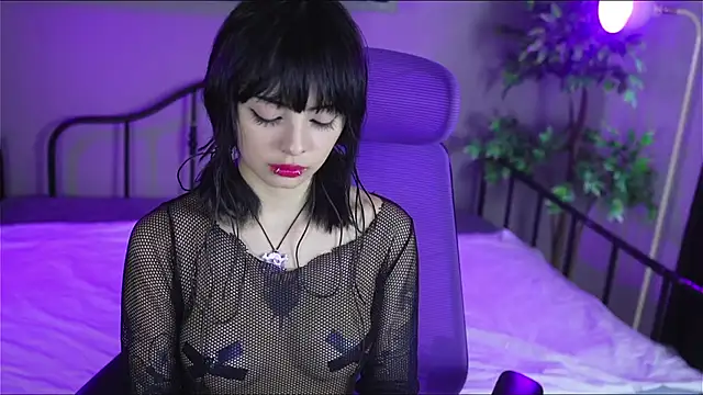 Bayonetta doll online show from November 2025 08:45:02 PM