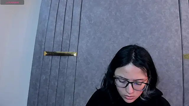 Mythical Girl online show from October 2025 01:35:01 PM