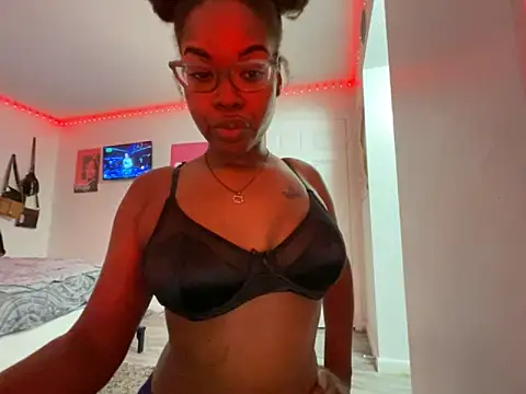 Snapshot of twerkaholic120 chatting on October 2025 02:04:01 AM twerkaholic120 online show from October 2025 02:04:01 AM