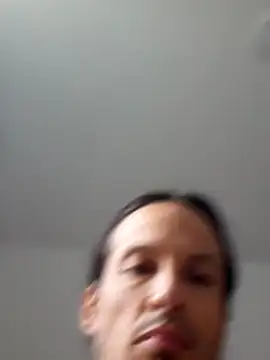 Snapshot of Santini001 chatting on October 2025 11:40:02 AM Santini001 online show from October 2025 11:40:02 AM