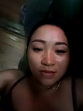 Snapshot of miemie-xx chatting on October 2025 01:07:01 AM miemie-xx online show from October 2025 01:07:01 AM
