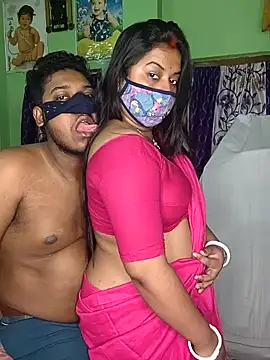 Snapshot of MAGGO-11 chatting on November 2025 06:52:01 PM MAGGO-11 online show from November 2025 06:52:01 PM