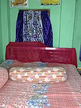 Snapshot of MAGGO-11 chatting on November 2025 06:18:02 PM MAGGO-11 online show from November 2025 06:18:02 PM