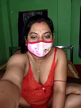 Snapshot of MAGGO-11 chatting on December 2025 08:04:02 PM MAGGO-11 online show from December 2025 08:04:02 PM