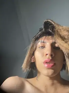 SiaraRealist online show from March 2026 12:17:02 AM