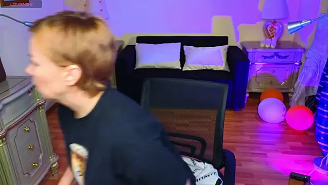 Snapshot of Viola_Rayden chatting on November 2025 06:29:01 AM Viola Rayden online show from November 2025 06:29:01 AM