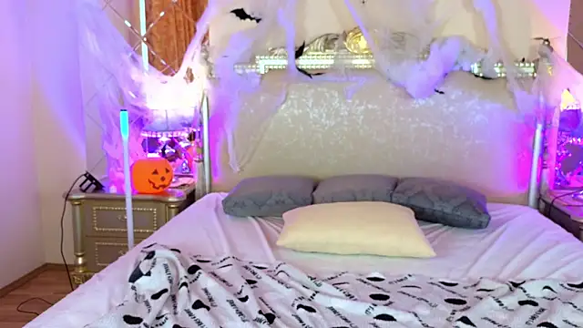 Snapshot of Viola_Rayden chatting on October 2025 04:31:01 AM Viola Rayden online show from October 2025 04:31:01 AM